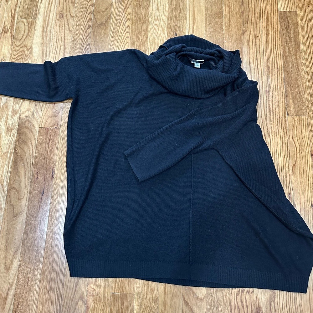 Spense. S/P. Black cowl neck
